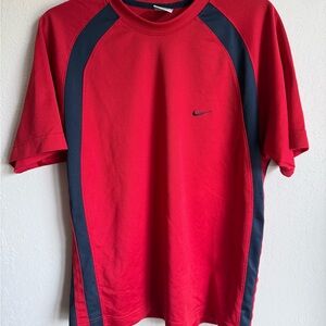 Men’s L Retro Red Nike Athletic/Active Wear Short Sleeve Shirt